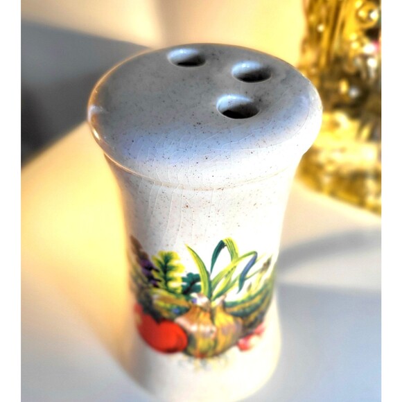 Vintage Ceramic Parmesan Cheese Shaker Rob Roy 1970s Speckled Glaze with Veggies - Picture 2 of 10